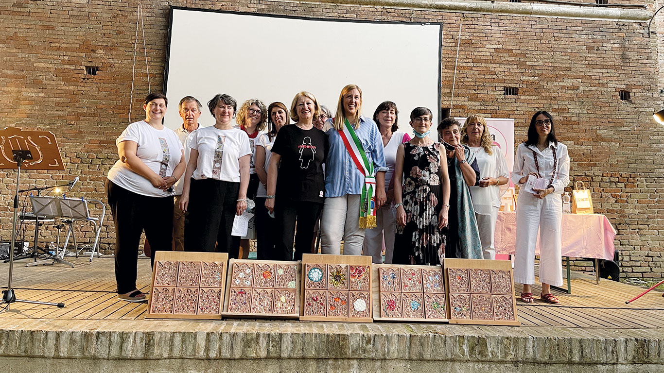 Serata 20-anni Linea Rosa Russi collaborazione con il comune